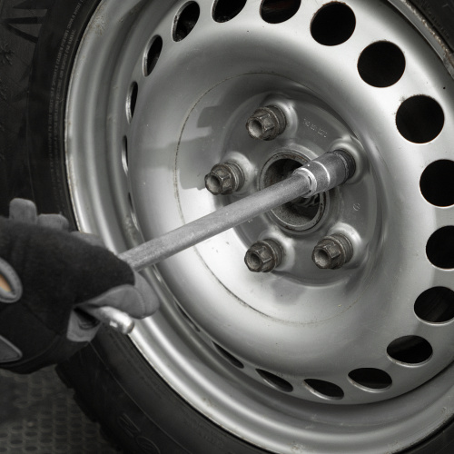 Набор слесарно-шоферского инструмента "Универсал-2", пластиковый бокс (НИЗ) по ценам производителя в Москве с доставкой по всей России