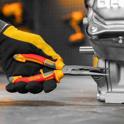 Длинногубцы прямые, диэлектрические рукоятки до 1000 В, трехкомпонентные рукоятки, 205мм Denzel по ценам производителя в Москве с доставкой по всей России