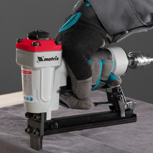 Степлер пневматический для прямоугольных скоб от 6 до 13 мм Matrix по ценам производителя в Москве с доставкой по всей России