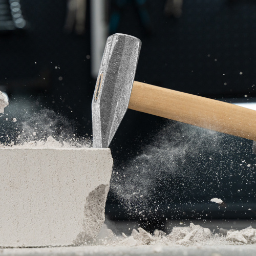 Молоток слесарный, 800 г, квадратный боек, деревянная рукоятка по ценам производителя в Москве с доставкой по всей России