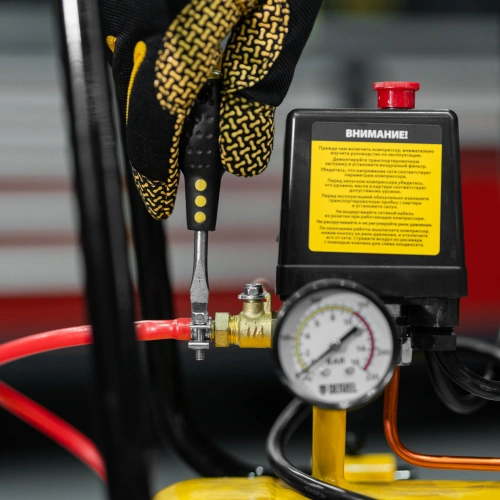 Компрессор воздушный BCV2300/100, ременный привод, 2.3 кВт, 100 литров, 440 л/мин Denzel по ценам производителя в Москве с доставкой по всей России