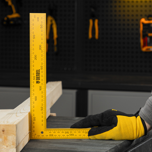 Угольник стальной, 200 х 300 мм Denzel по ценам производителя в Москве с доставкой по всей России