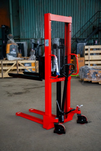 Штабелер гидравлический 2,0 т 1,6 м TOR CTY-E с раздвижными вилами по ценам производителя в Москве с доставкой по всей России