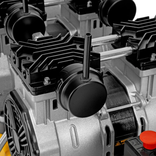 Компрессор безмасляный, малошумный DLS 3300/100, 3300 Вт,3x1100, 100 л, 570 л/мин ,блок управления Denzel по ценам производителя в Москве с доставкой по всей России