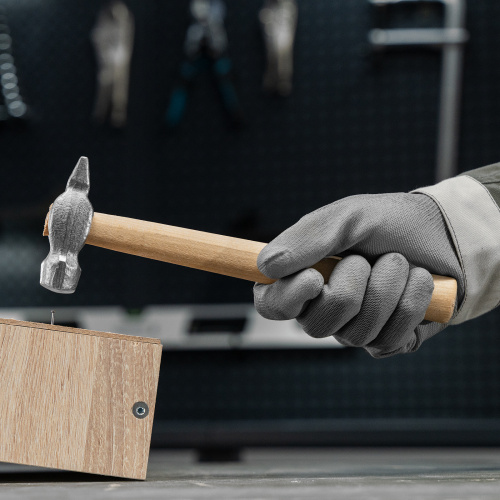 Молоток слесарный, 200 г, круглый боек, деревянная рукоятка по ценам производителя в Москве с доставкой по всей России