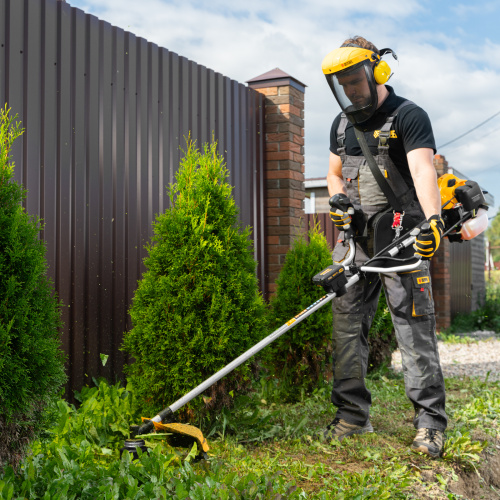 Триммер бензиновый DT-52E, 52 см3, неразъемная штанга, электростартер, состоит из 2 частей Denzel по ценам производителя в Москве с доставкой по всей России