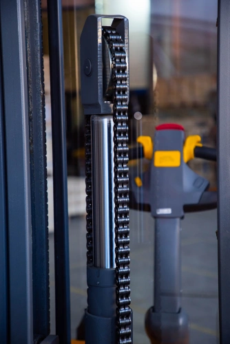 Штабелер самоходный 1,5 т 5,6 м XILIN CDDK15-III 24/200 В/Ач (с платформой) по ценам производителя в Москве с доставкой по всей России