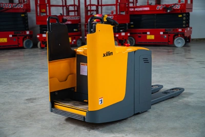 Тележка электрическая 2000 кг 1150 мм XILIN CBD20L с закрытой платформой 24/280 В/Ач по ценам производителя в Москве с доставкой по всей России