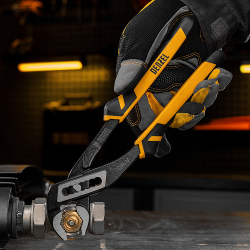 Набор инструментов, 1/2", 1/4", CrV, S2, пластиковый кейс, 64 предмета Denzel по ценам производителя в Москве с доставкой по всей России