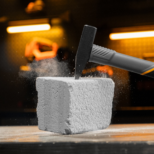 Молоток слесарный, 300 г, кованый, фибергласовая рукоятка c TPR покрытием Denzel по ценам производителя в Москве с доставкой по всей России