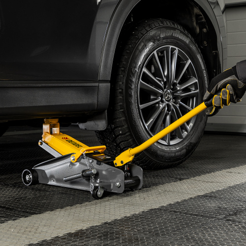 Домкрат гидравлический подкатной с фиксатором, 2,8 т, 135-385 мм Denzel по ценам производителя в Москве с доставкой по всей России