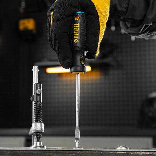 Отвертка, SL5x100 мм, S2, 3к рукоятка Denzel по ценам производителя в Москве с доставкой по всей России