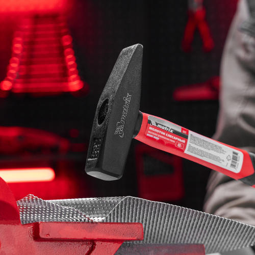 Молоток слесарный, 400 г, фибергласовая обрезиненная рукоятка Matrix по ценам производителя в Москве с доставкой по всей России