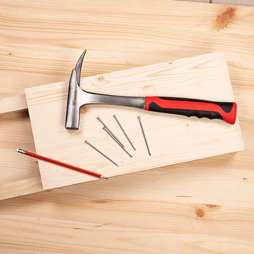 Молоток кровельщика, 600 г, цельнометаллический, двухкомпонентная рукоятка Matrix по ценам производителя в Москве с доставкой по всей России